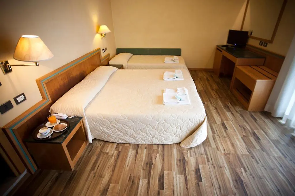 ***  Hotel Marina Bay Римини Италия