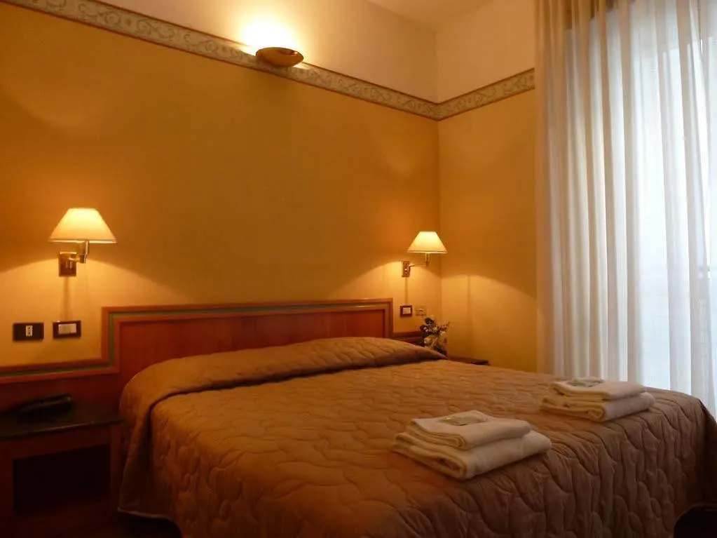 ***  Hotel Marina Bay Римини Италия