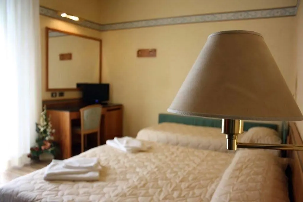 ***  Hotel Marina Bay Римини Италия