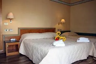 Hotel Marina Bay Римини