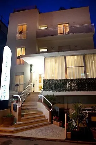 Hotel Marina Bay Римини